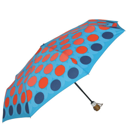 Parasol koła na turkusie