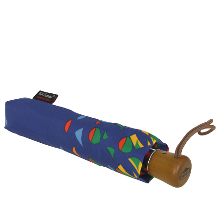 Parasol wycinanki na ultramarynie